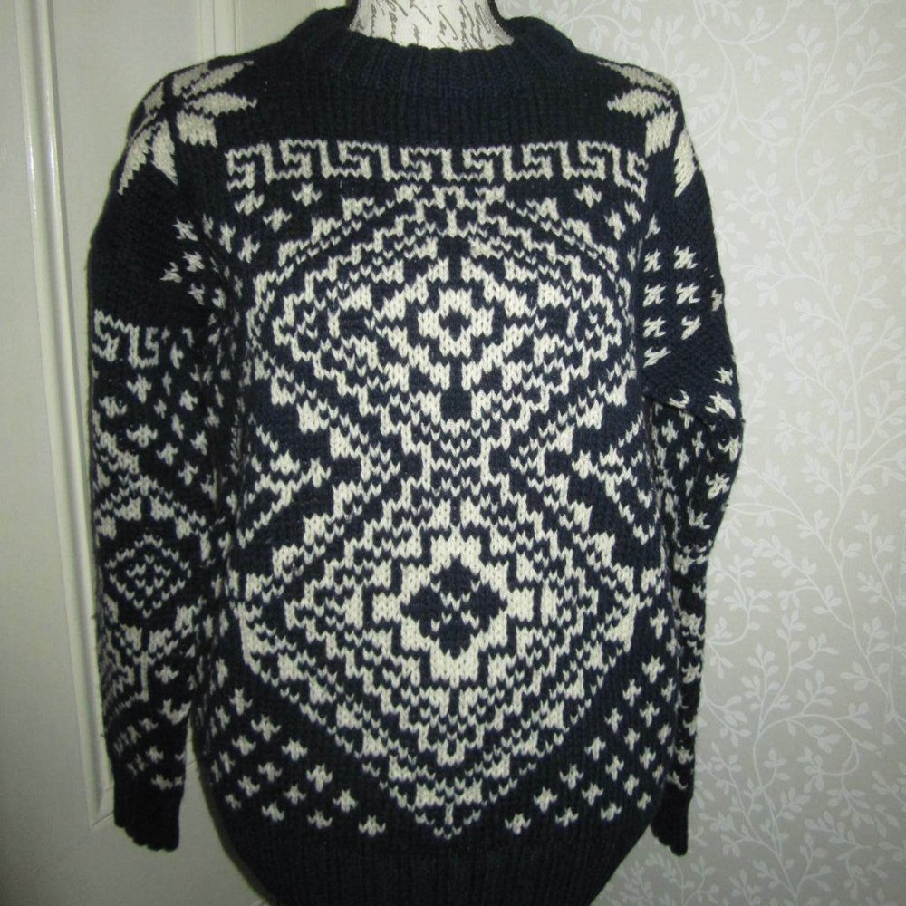 Vintage Gap Clothing Co navy snowflake ski sweater